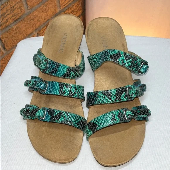 Vionic Dwyn strappy wedge slide sandals green snakeskin print 9 - Picture 4 of 9